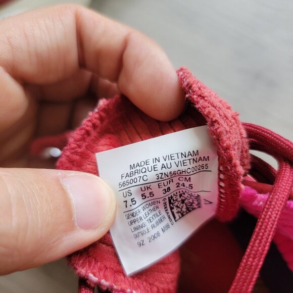 Burgundy High Top Converse Lugged Boot - Picture 5 of 6